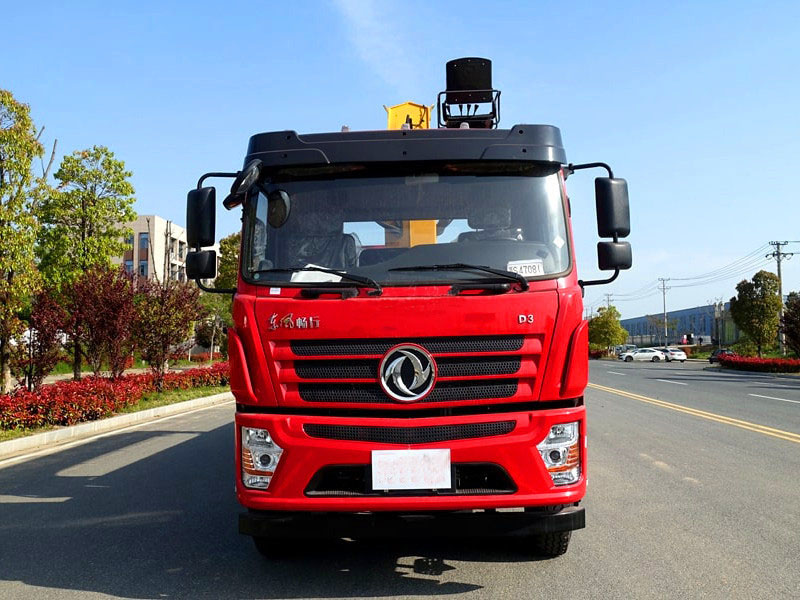 東風暢行后八輪徐工12噸隨車吊多少錢一輛？